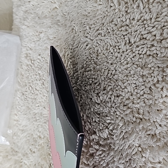 Kate Spade Intersario Scallop Wristlet - Picture 4 of 9